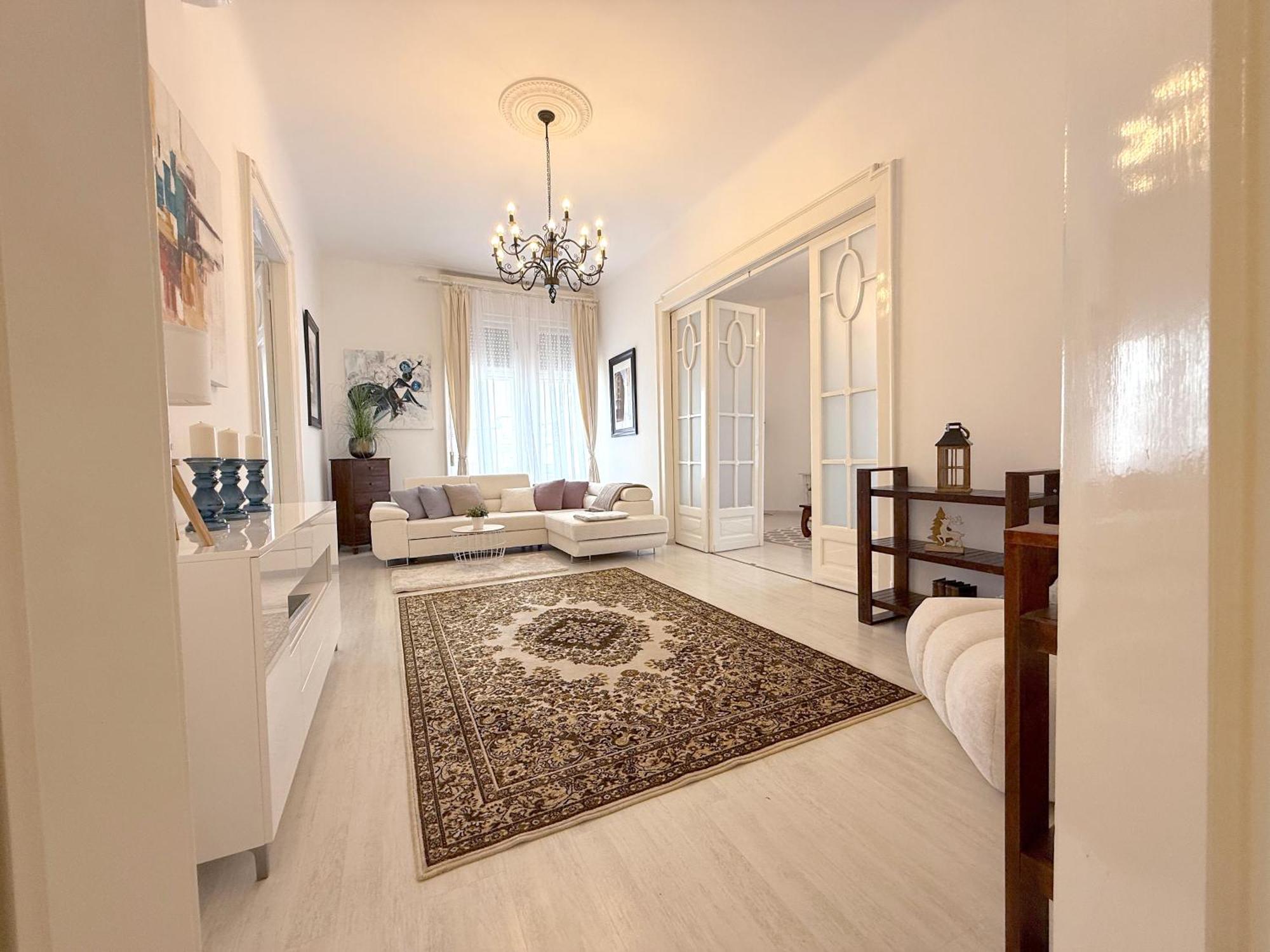 Elegant 125M2 Apartment In Center Of Budapeste Exterior foto