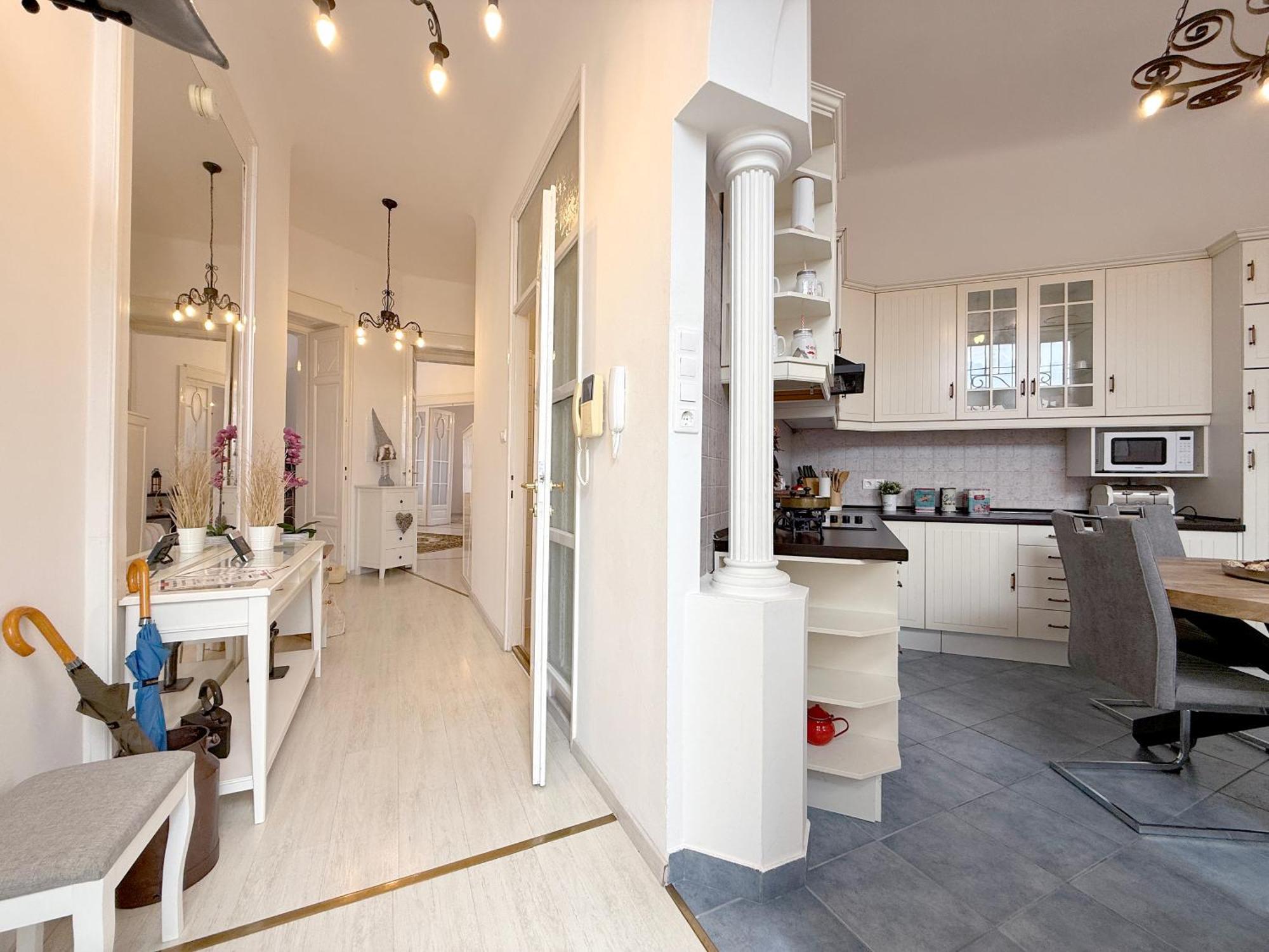 Elegant 125M2 Apartment In Center Of Budapeste Exterior foto