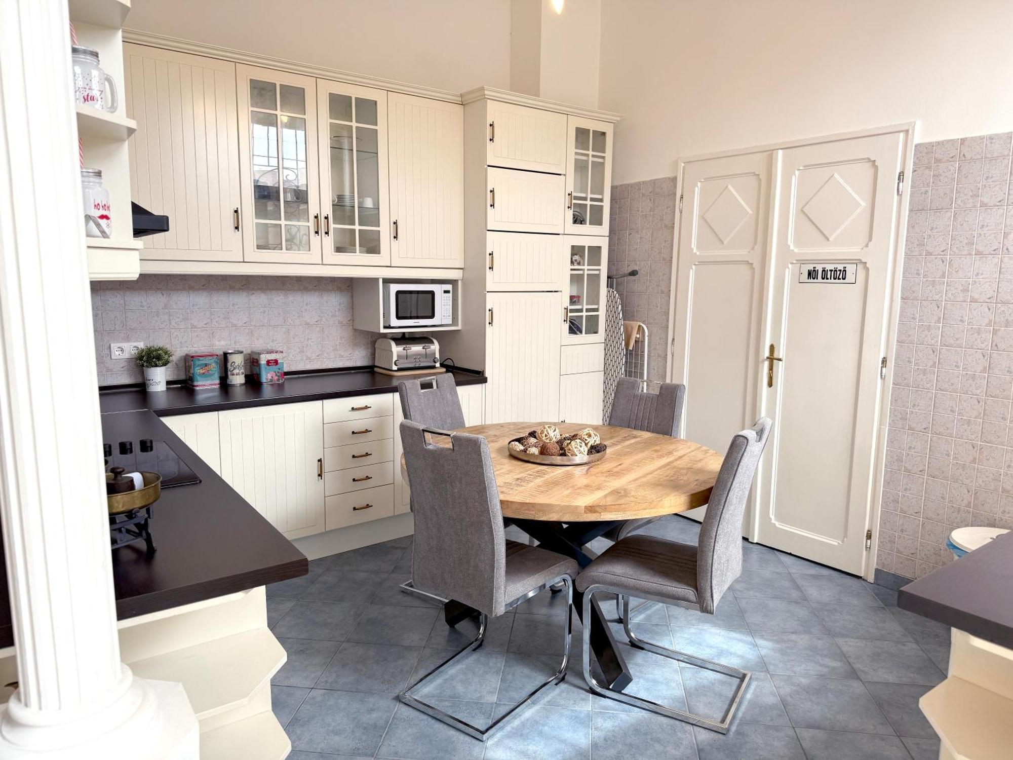Elegant 125M2 Apartment In Center Of Budapeste Exterior foto